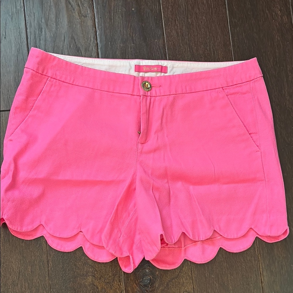 Lilly Pulitzer bright Pink Scalloped Shorts NWT size 8